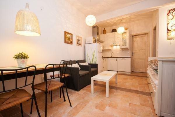 Apartments Mediteranea 巴斯卡 外观 照片