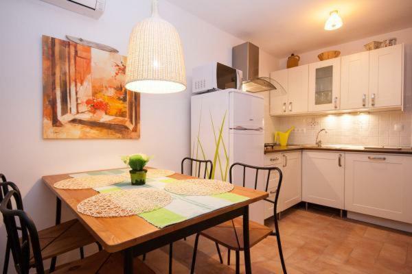 Apartments Mediteranea 巴斯卡 外观 照片
